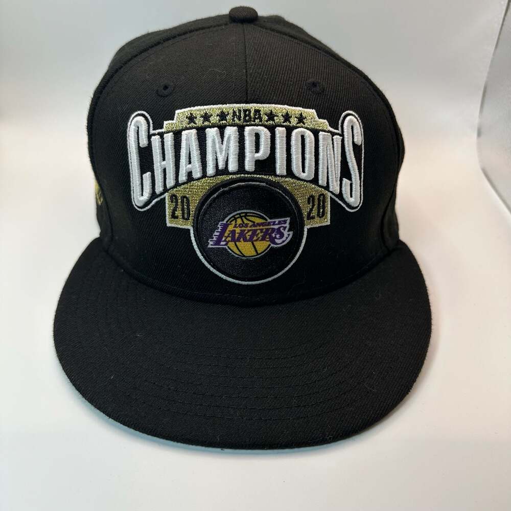 New Era 9FIFTY Los Angeles Lakers 2020 NBA Champions Locker Room Snapback Hat
